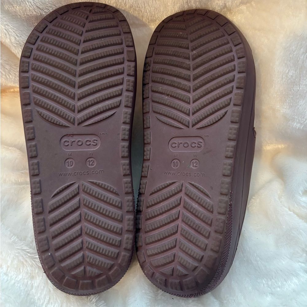 Crocs Unisex Burgundy Lined Sandals EUC - Picture 3 of 8